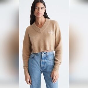 Calvin Klein Jeans Cropped V-Neck Beige Sweater Medium